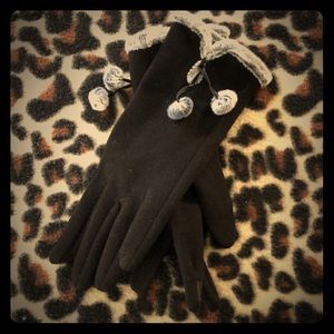 Black Gloves made to use with Smart Phones